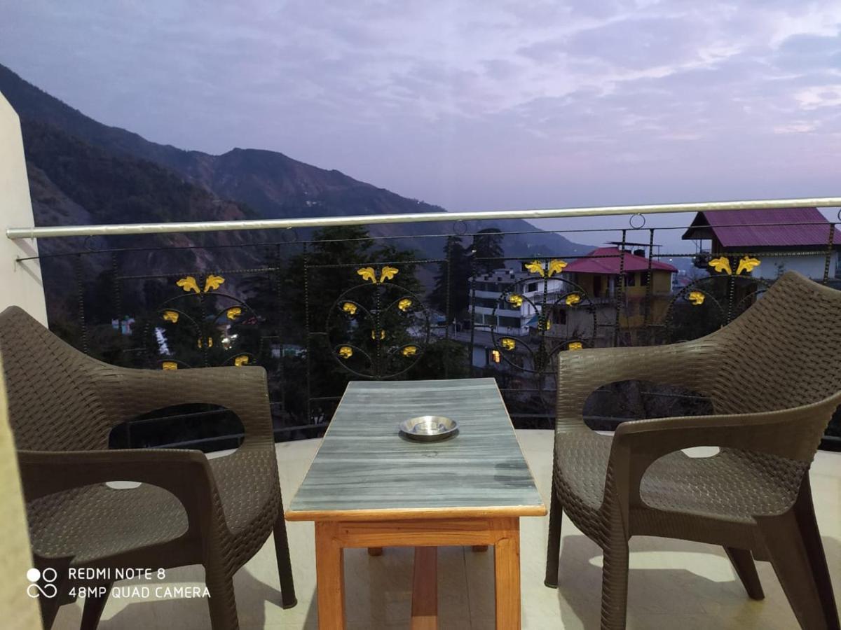 Sky Pie Hotel Дхарамсала Екстериор снимка