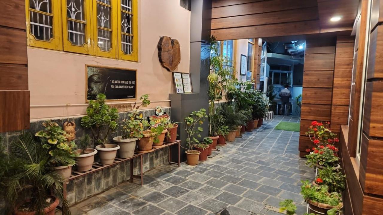 Sky Pie Hotel Дхарамсала Екстериор снимка