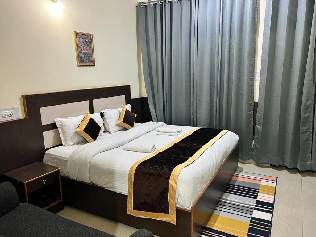 Sky Pie Hotel Дхарамсала Екстериор снимка