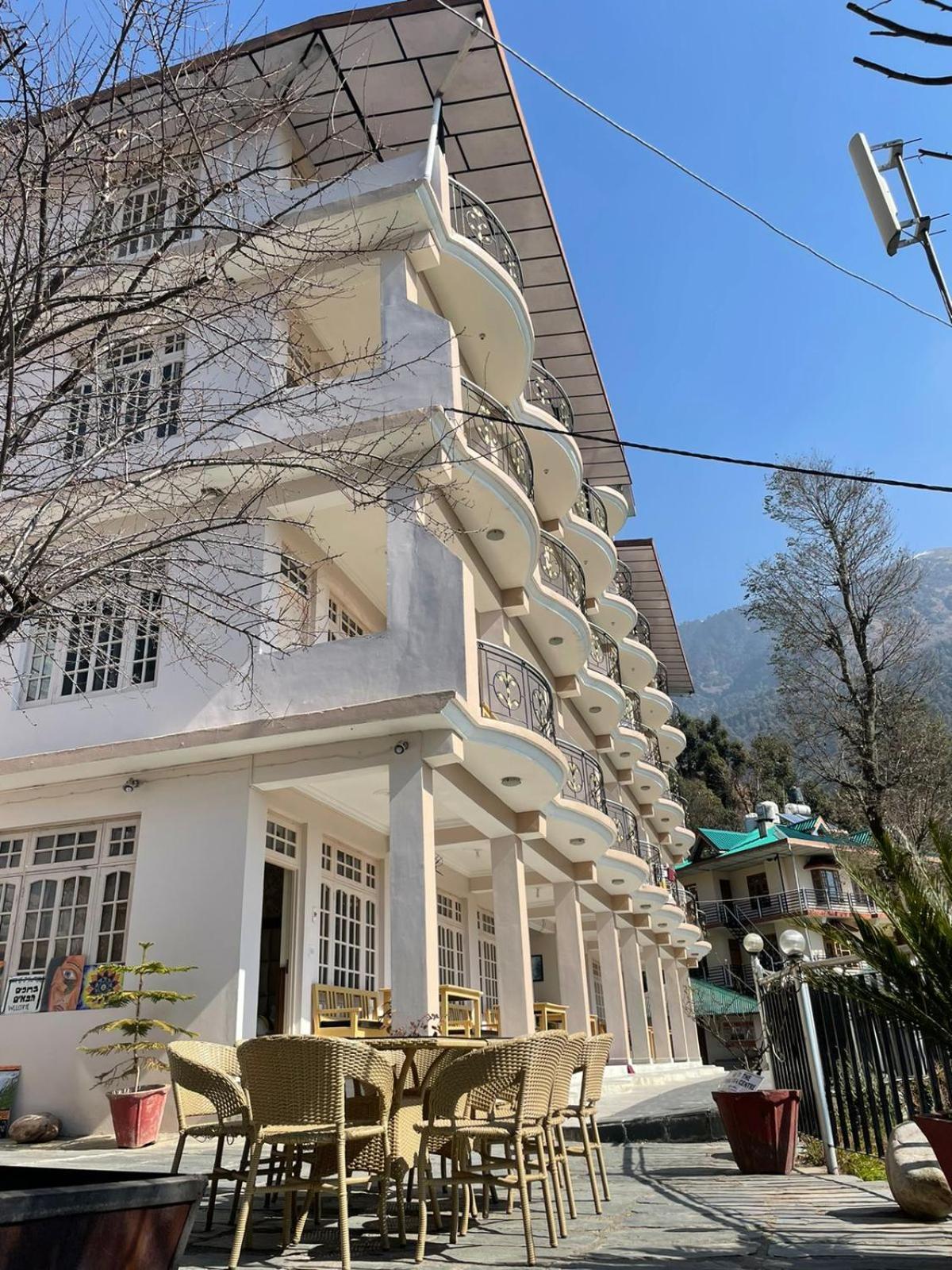 Sky Pie Hotel Дхарамсала Екстериор снимка
