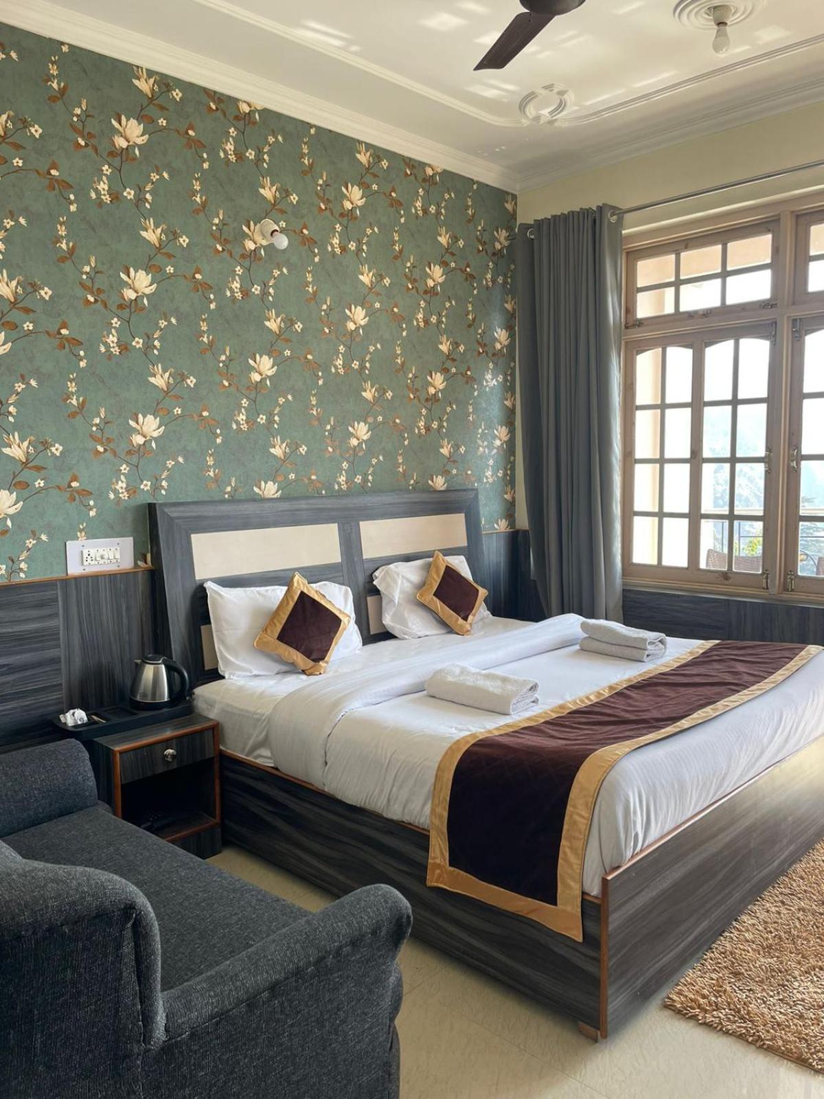 Sky Pie Hotel Дхарамсала Екстериор снимка