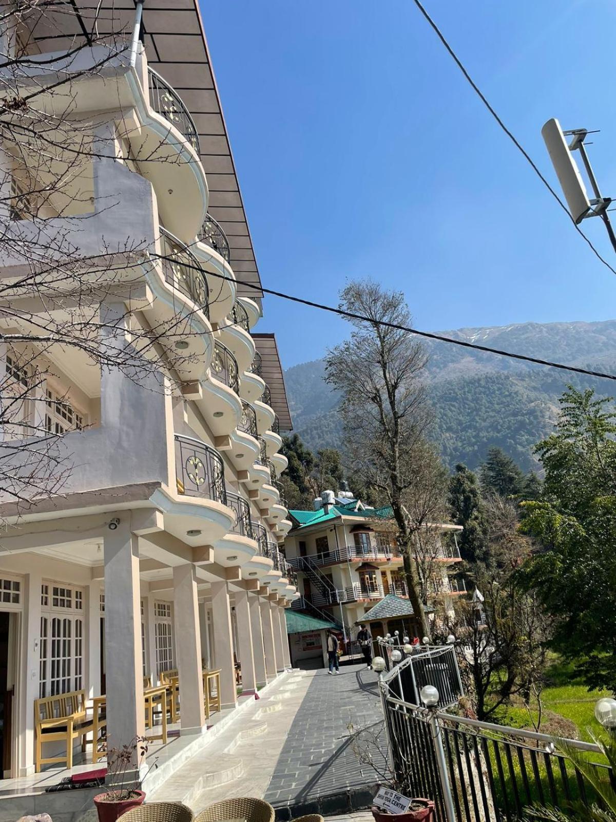 Sky Pie Hotel Дхарамсала Екстериор снимка