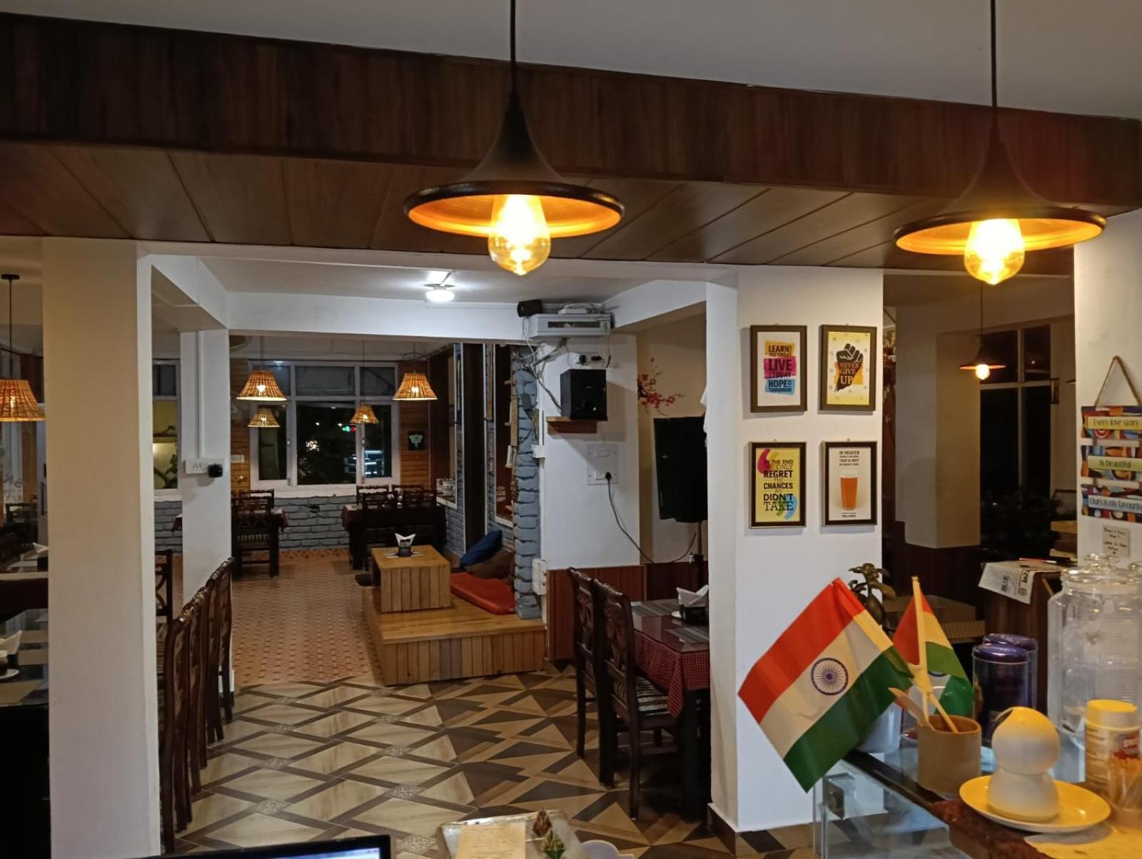 Sky Pie Hotel Дхарамсала Екстериор снимка